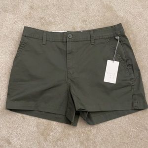 Women’s Chino 3” Shorts. NWT.